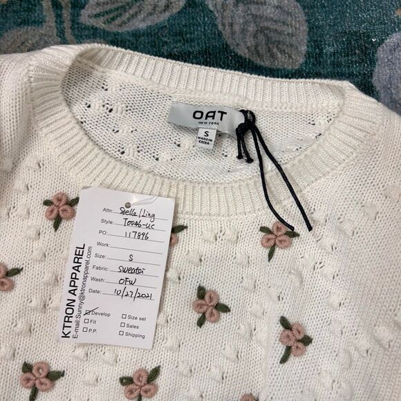 NWT Oat New York Sweater Small White Floral rosette Short Sleeve Cropped Knit To - Picture 5 of 12